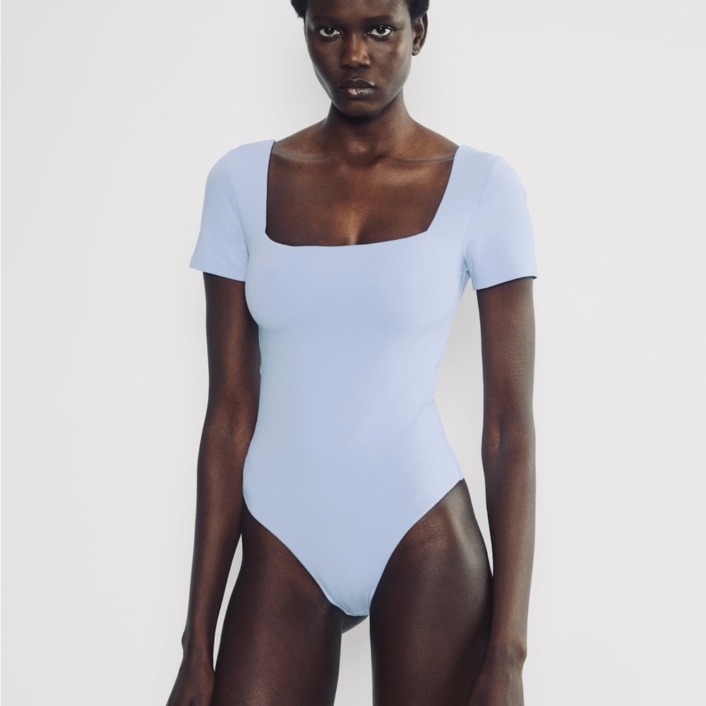 Aritzia / Babaton Contour Squareneck Bodysuit